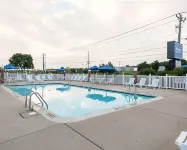 Rodeway Inn & Suites