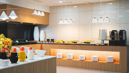 Sokcho Marina Bay Hotel Отели рядом с достопримечательностью «Sokcho City Museum & Displaced Civilians Folk Village»