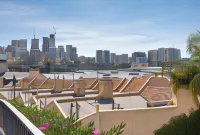 Barangaroo Park Apartments by Urban Rest Отели в г. Millers Point