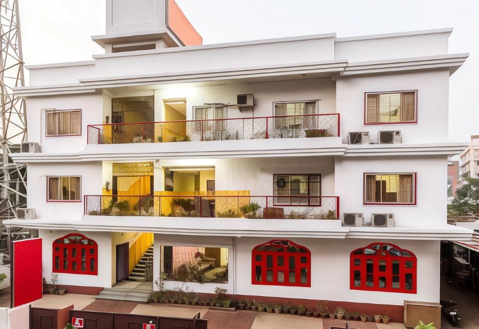 2. 옴 슈리 레지던..