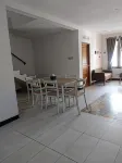 Homestay Omah Putih 班圖爾住宿飯店
