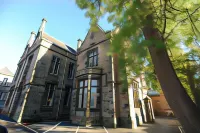 Court Residence Aparthotel Hotels near Vision Express Opticians - Dunfermline