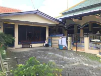 OYO 93864 Wisma Gading Syariah Hotele w: Pemalang