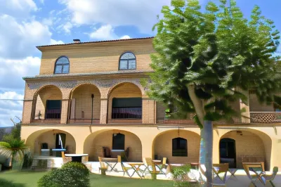 Mas d'Asvin Hotel berhampiran Fromagerie de L＇Abbaye