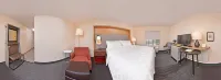Holiday Inn & Suites Raleigh-Cary (I-40 @Walnut St) Hôtels à : Cary