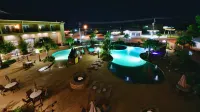Holiday Inn Express & Suites FREDERICKSBURG by IHG - Pools