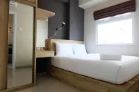 Modern and Bright 2Br Green Pramuka Apt ByTravelio فنادق في 
