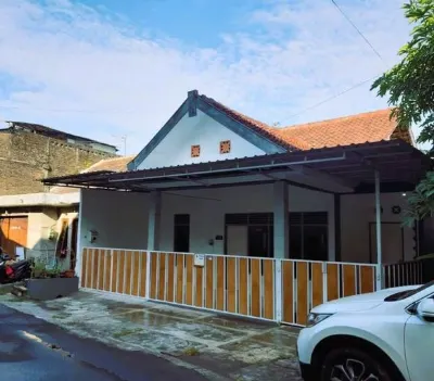 Swanfamily Homestay Hotels in Suryodiningratan