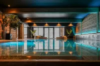 Domaine de Montagne - Hôtel Chalet Frère Joseph - Pools