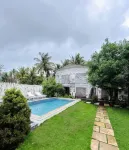 Boho by the Beach Resort - Swimmingpools