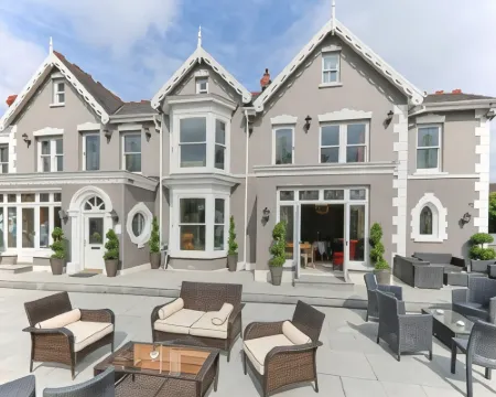 LLwyn Country House Hotels in Llanelli