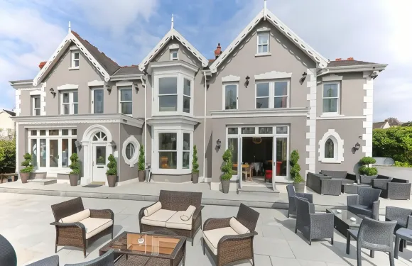 灌木鄉村別墅酒店