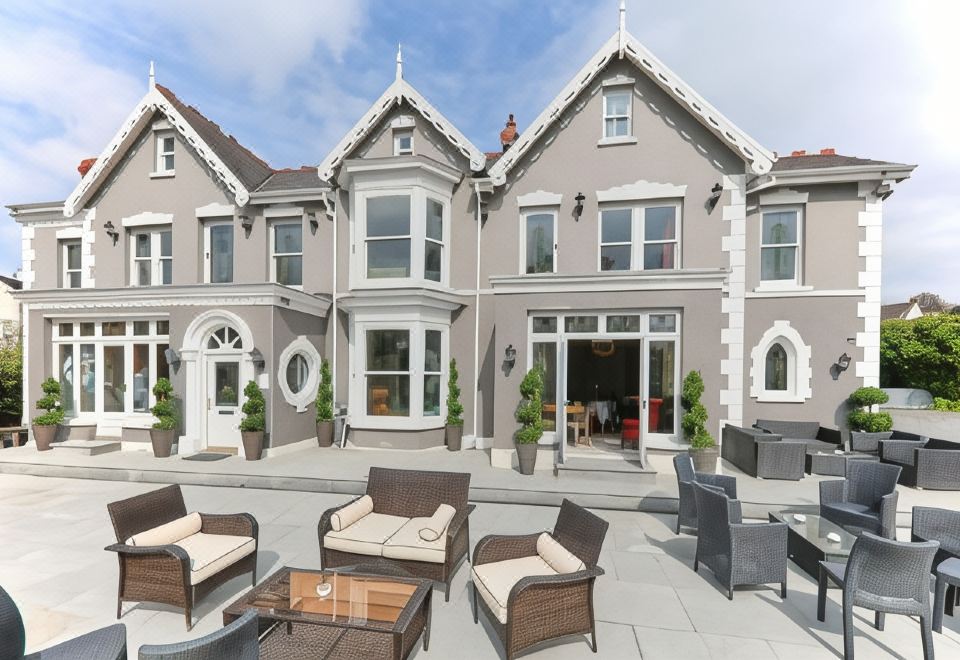 LLwyn Country House - Housity