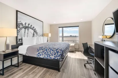 Super 8 by Wyndham Orlando Near Florida Mall