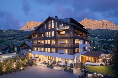 Hotel la Majun Hotels near Santuario Di Oies