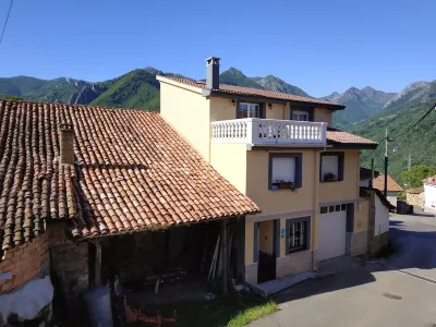 Tourist House La Pandiella Hotels near Senda del Arcediano