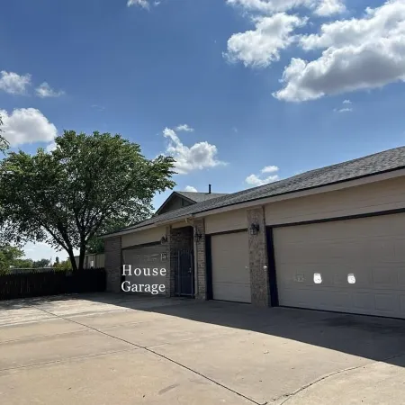 Luxury Living in a Country Setting and Minutes to Lubbock!