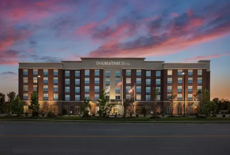 DoubleTree by Hilton Hotel Raleigh - Cary
