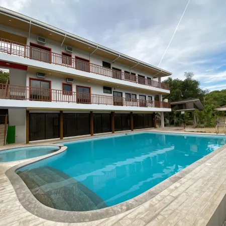 Cerca Parola Beach Resort