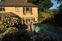 Vineyard Country Inn - Romantic