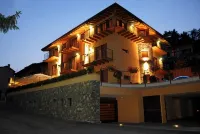 La Marina Resort Hotels in Calco