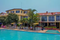 Hôtel - Appartement meublé " les Flots Bleu " Hoteles en Talatamaty