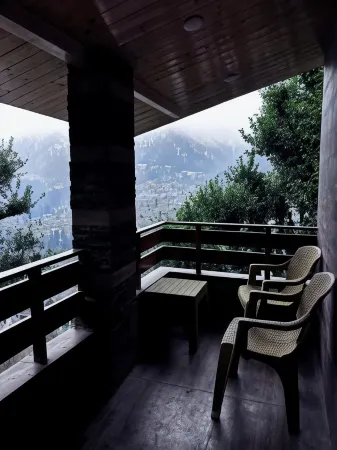 Godfather by GRB Отели рядом с достопримечательностью «Igloo stay sethan»