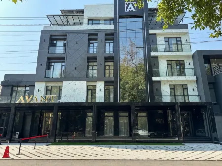 Avant Hotel Tashkent Pool&Terrace Отели рядом с достопримечательностью «Миллий бог»