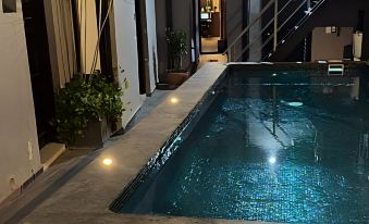 Adhoc Boutique Barrio Antiguo