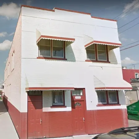 Hamtramck Hostel Отели рядом с достопримечательностью «Стадион "Нью-Центр-арена"»