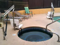 Super 8 by Wyndham Tucson Downtown Convention Center - Bathtub