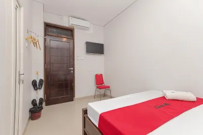 RedDoorz @ Gedangan Sidoarjo Hotels in Karangbong