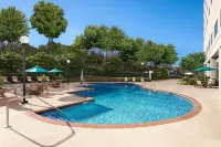 Hilton Atlanta Airport - Rooftop Pools