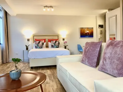 Urban Oasis at the Square Hotels in District 6