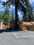 Stevenson’s Inn - parking