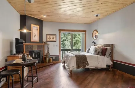 Cozy mountain retreat at Purgatory Ski Resort.