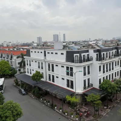 BASIC GUEST HOUSE Hotels near Văn Cao Gallery
