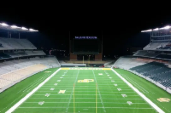 Stylish Retreat - TV, Coffee maker, Dishwasher, Patio, Wifi