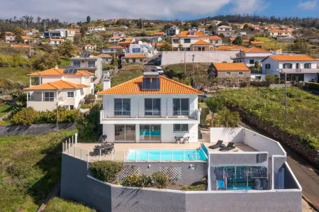 Villa Eldomar 61 in Estreito da Calheta