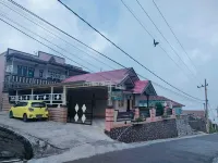 巴奇斯家庭旅館布羅莫山 Sukapura住宿飯店