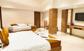 The Paradise Hotel - Luxury Stay