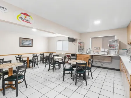 Super 8 by Wyndham Ogallala