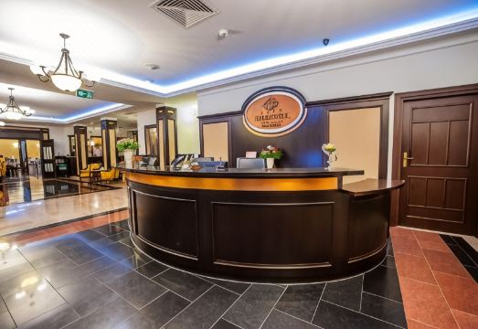 2. 스파 호텔 스플..