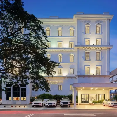 The Avenue Center Hotel Hoteles cerca de Astillero de Cochín