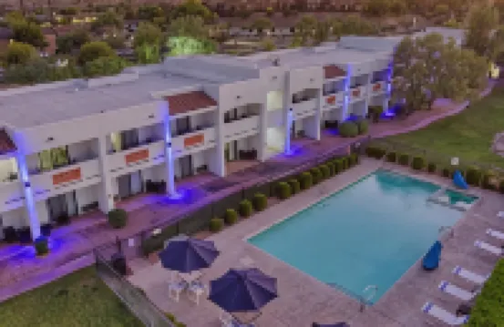 洛斯維亞傑羅斯賓館