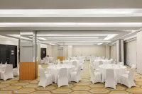 Hotel Santika BSD City-Serpong Hotels in Serpong