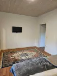 3-zimmer-wohnung mit Voll Ausgestatteter Küche, Zentral Gelegen, Nahe Bahnhof