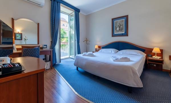 Massimo Plaza Hotel