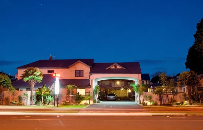 Aquarius Motor Inn