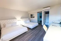 The Clarendon Hotel and Spa Hotels in Encanto